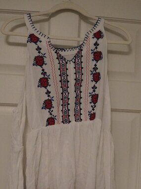 Torrid White Embroidered Boho Peasant Top Size 3